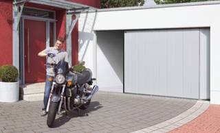 784-hst-mit-motorrad-411x250-12.jpg